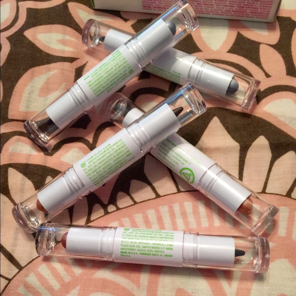 Mary Kay At Play® Shadow & Liner